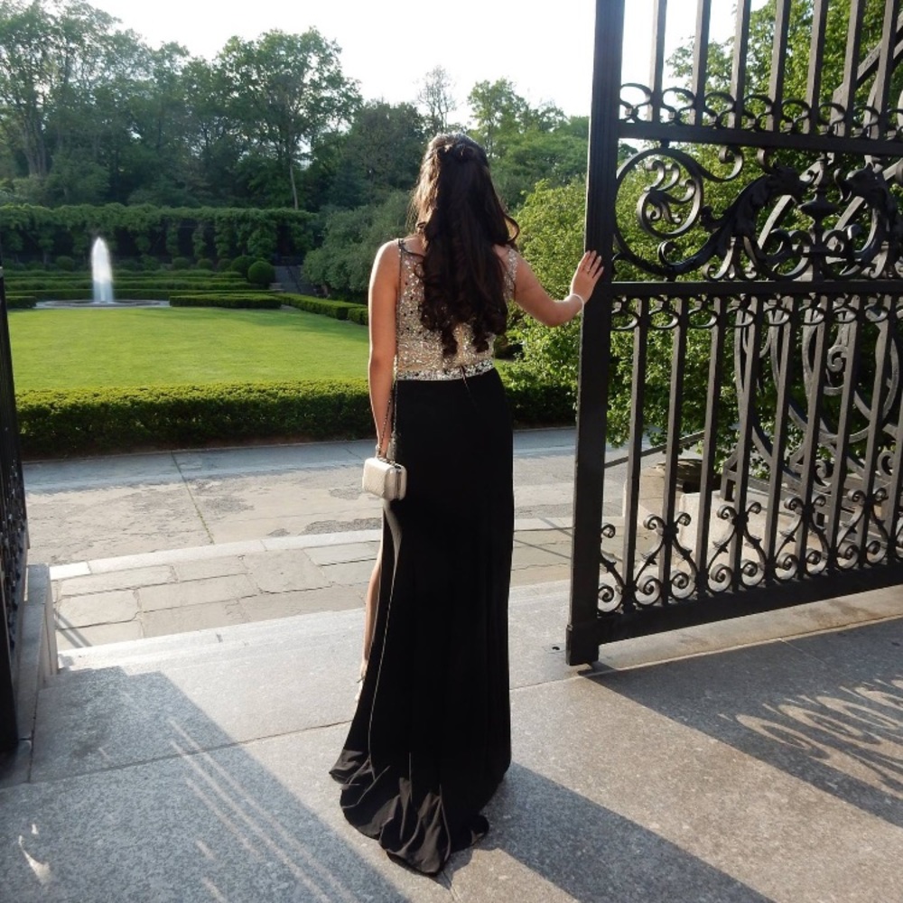 SMALL BLACK PROM DRESS - Picture 2 of 7